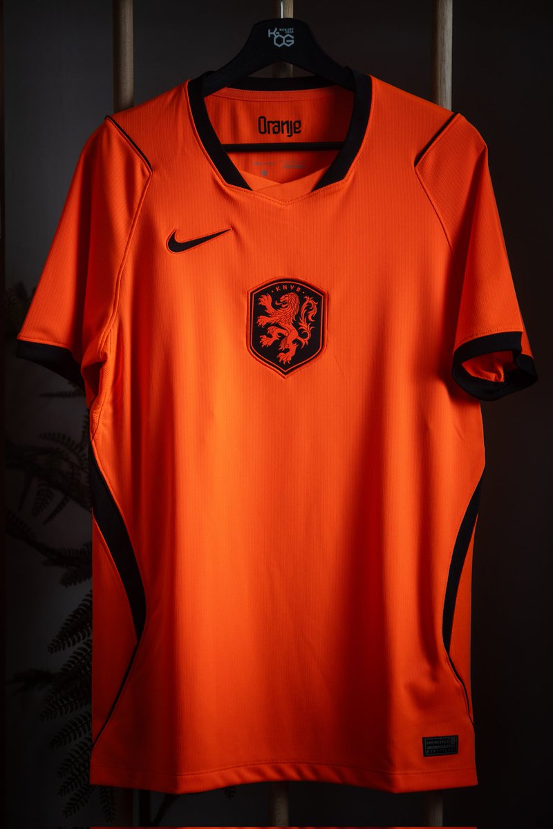 Kick_Off_Gear's tweet image. Oranje Rising 🇳🇱
every step intentional, every look effortless, every detail telling a story.

The Netherlands 2026 home jersey is available now (walk-ins and online)

#KickOffGear
#KOG
#KOGMY
#Oranje