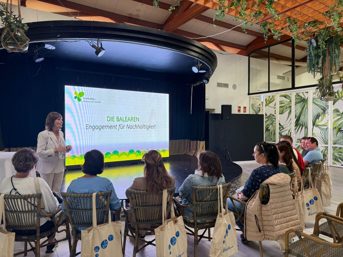 ATBIllesBalears's tweet photo. Rebem a les Illes Balears una delegació de la prestigiosa fundació alemanya Willy Scharnow-Stiftung für Touristik! 

🇩🇪✈️ Un grup d'agents de viatges d’agències com TUI, DERPART o LCC visiten Mallorca i Menorca en un #FamTrip formatiu sobre l'ITS, organitzat per l'#AETIB. 👇 https://t.co/EZ64WpPkmV
