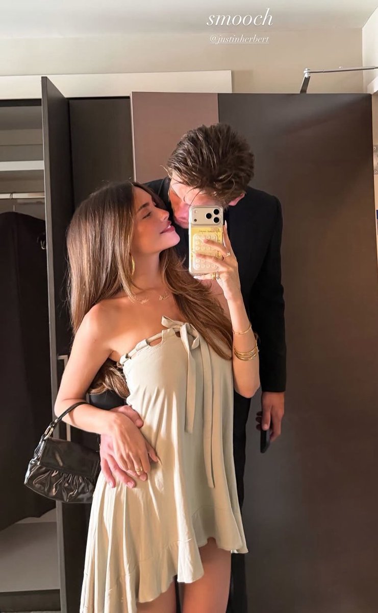 sahar 🦢 tweet media