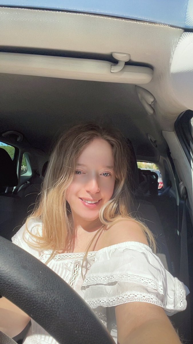 Chloe tweet media