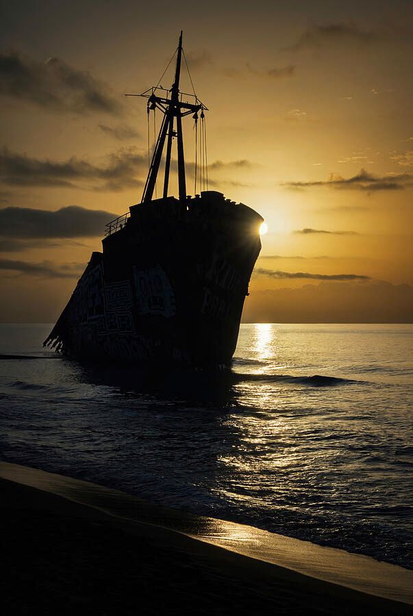 joancarroll's tweet image. Sunrise Silhouette of Abandoned Ship in Greece! buff.ly/xQEHSBd #Greece #shipwreck #abandoned #gytheio #peloponnese #wreck #sunrise#silhouette #mediterranean #sky #dawn #golden #buyart #wallart #artforsale #artstore #travel #travelphotography #wallartforsale #giftideas