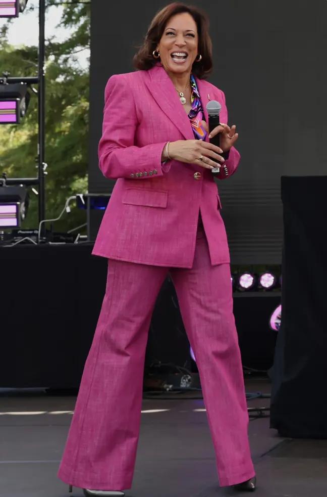 Kerry Holmes tweet media