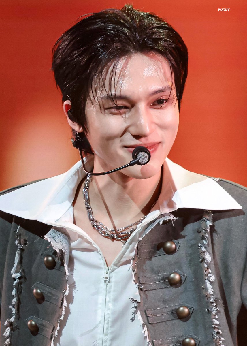 ๋จ tweet media