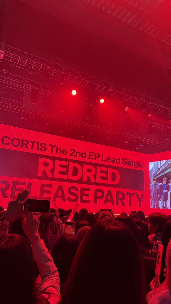 땅이… tweet media