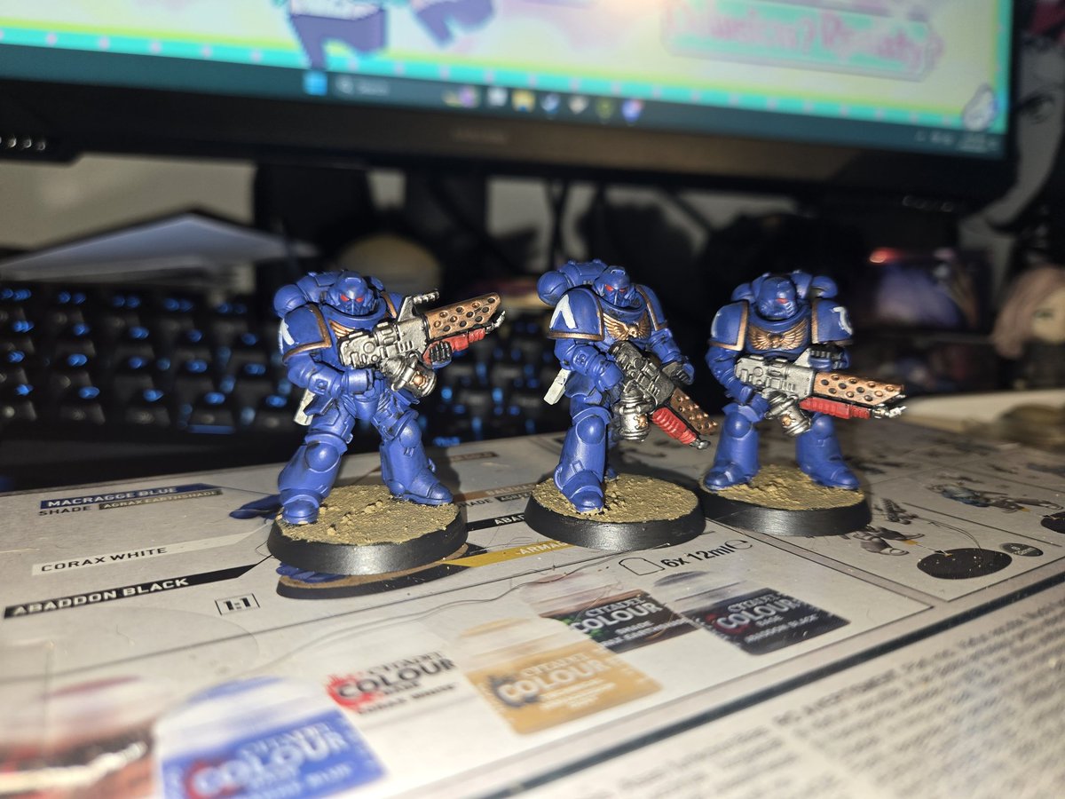 First time painting warhammer miniatures pretty good I think