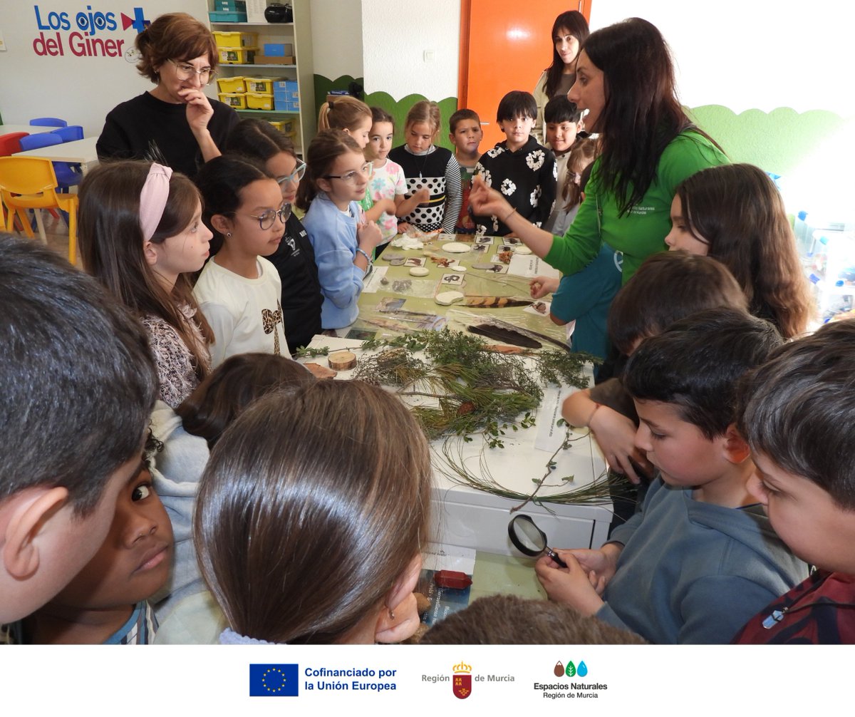 MonteArabiMN's tweet photo. El #ServicioDeInformación de #MonteArabíMN ha tenido el placer de acercar este entorno único y sus valores naturales a todas las aulas del CEIP Giner de los Ríos, gracias al programa “En tu centro”.
 
¡Gracias por vuestra participación, entusiasmo y amor por la naturaleza! https://t.co/ylAeTurOk7