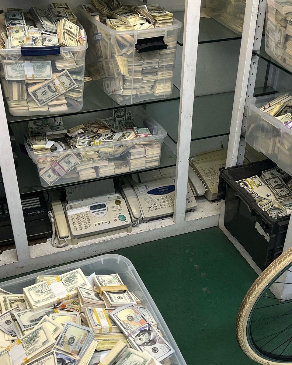 KingTunde_SZN's tweet image. Pick a lucky number from 20– 72
20
21
22
23
24
25
26
27
28
29
30
31
32
33
34
35
36
37
38
39
40
41
42
43
44
45
46
47
48
49
50
51
52
53
54
55
56
57
58
59
60
61
62
63
64
65
66
67
68
69
70
71
72

25 numbers hide a surprise of $25,000

🎁 25 winners will be picked randomly in 48 hours