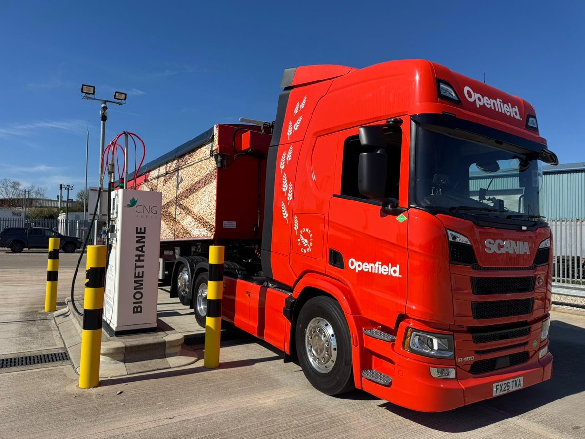 OpenfieldTM's tweet photo. We’ve teamed up with @ScaniaGroup & @CNG_FUELS to trial a 100% RTFO-approved Bio-CNG HGV🚛🌱
Transporting grain using a renewable alternative:
✔️ 90% lower emissions
✔️ 30–40% fuel savings vs diesel
✔️ 500-mile range
A key step towards reducing our CO₂ emissions. #NetZero2040 https://t.co/OGE8pCj6fU