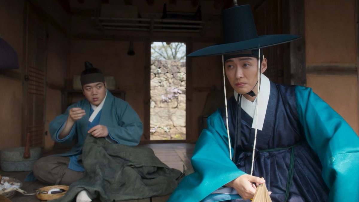 연인 22회에 길채 저고리 고름 달아주는 우렁서방 이장현 있으면 좋겠슨
구잠이한테 대리 바느질 시키던 잡놈 이장현 시절이랑 나란히 놓고 놀리고 싶어서 그렇슨