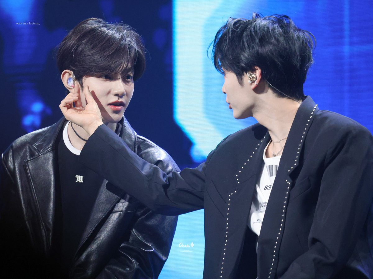 once_420's tweet photo. 250224 BLUE PARADISE SHOWCASE 

😯

#장하오 #ZHANGHAO #성한빈 #SUNGHANBIN https://t.co/rlf4zEI2Zm
