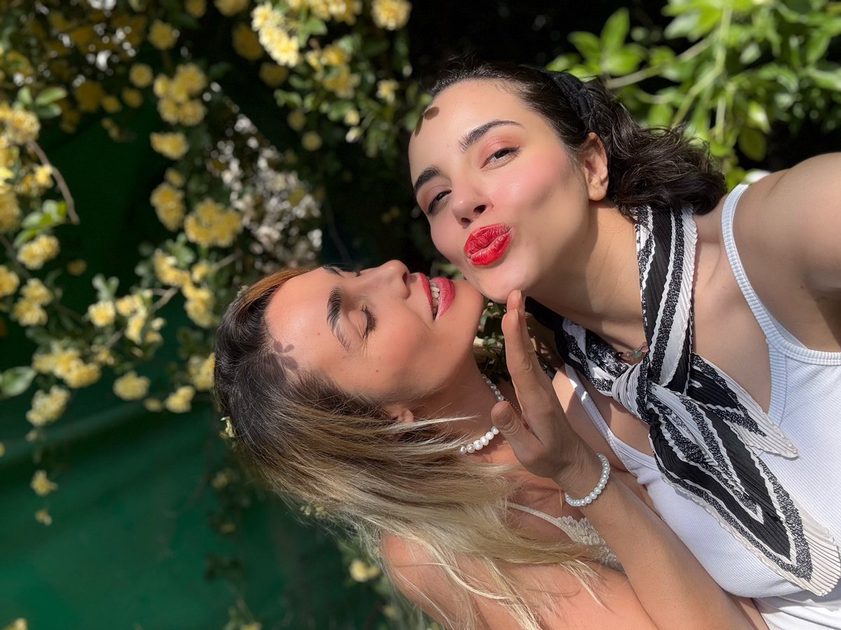 Green hazel tweet media