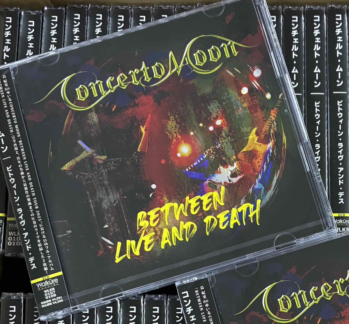 WalkureRecords's tweet photo. CONCERTO MOON ライヴ・アルバム『BETWEEN LIVE AND DEATH』、遂に明日4/21(火)店頭入荷日です🔥
宜しくお願い致します！

🎧先行デジタル・シングル“LIFE ON THE EDGE”
https://t.co/WrEjbKSFKI

🎁先着購入特典
https://t.co/2FB4InS6tq

🔥作品詳細
https://t.co/2YPqjKTFl4 

主なCDのご予約先は下記リンク先より⤵️
https://t.co/4oYP0QZrpZ