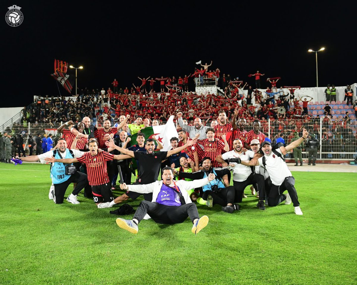 USM Alger tweet media