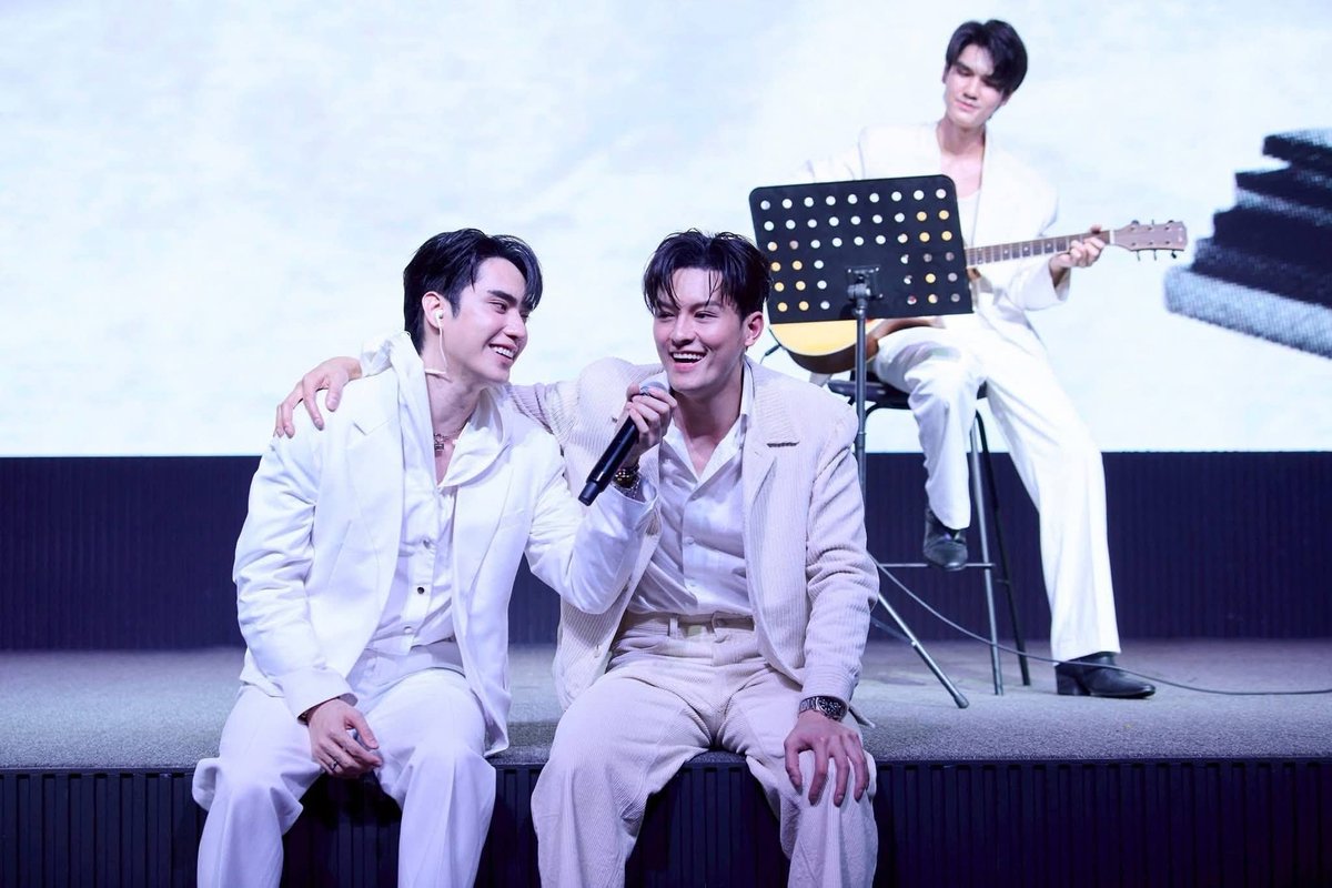 PSperfPro's tweet photo. ภาพบรรยากาศงาน รับชม Love Like A Bike Final Ep
วันนี้ออนแอร์ตอนสุดท้าย เราเดินทางมาถึงจุดหมายปลายทางแล้วนะ... 
ขอบคุณ #LoveLikeABike ที่ทำให้รู้ว่าระหว่างทางสวยงามแค่ไหน ขอบคุณทุกๆคนที่เป็นกำลังใจให้กันมาตลอด ฝากติดตามตอนจบไปพร้อม ๆ กันคืนนี้นะคะ

#Lovelikeabike #ปั่นไปให้ถึงรัก https://t.co/NFAfs37RLU