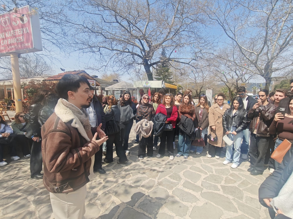 Beun_Turizm's tweet image. Rotamız Ereğli: Turizm Haftası Tarih ve Kültür Keşfi turizm.beun.edu.tr/haberler/rotam… #BEUN #turizmhaftası
@ihozolcer 
@beunedutr 
#İlkİlİlkÜniversite #GelecekBuradaŞekillenir