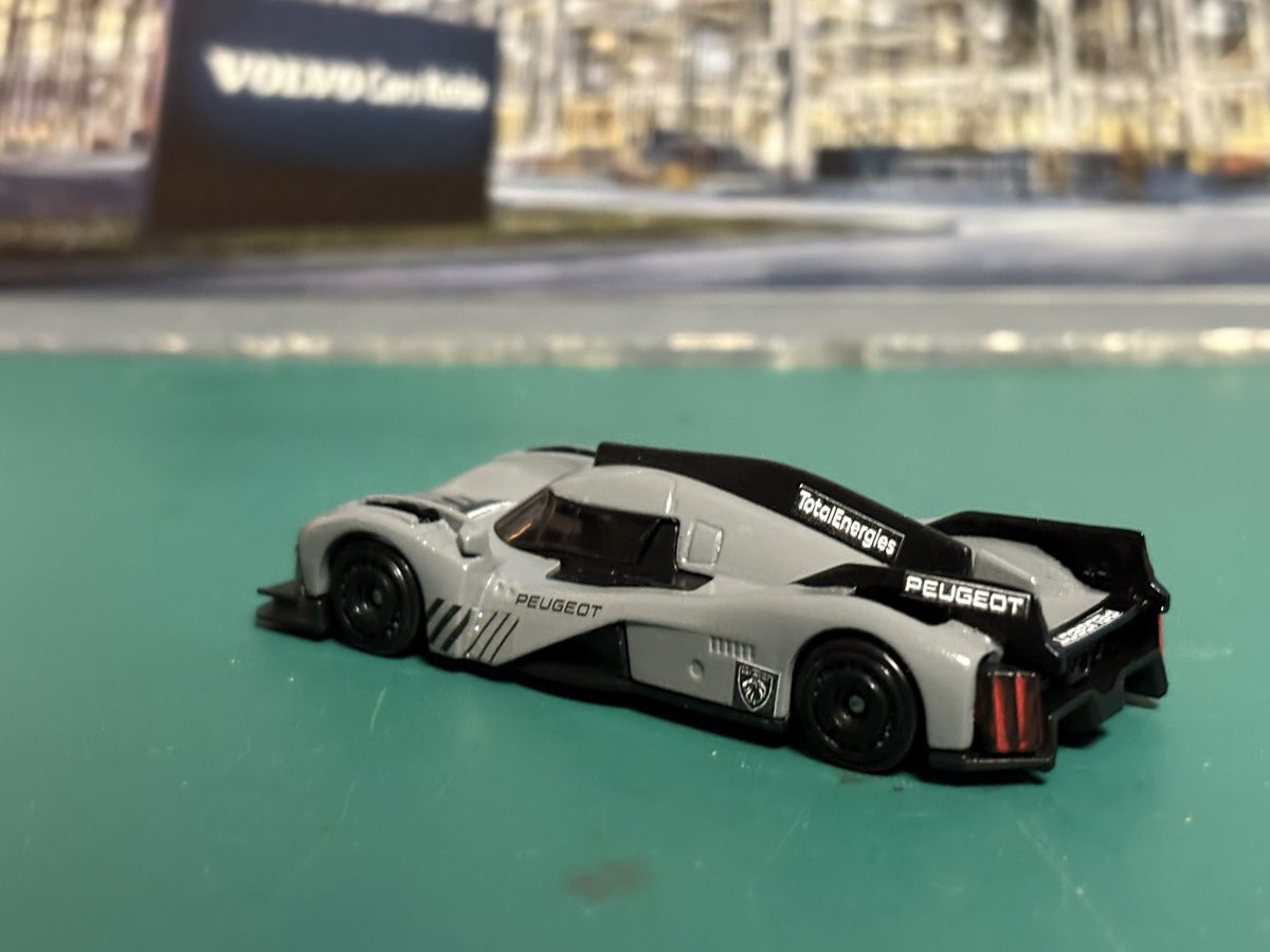 porschegmbh's tweet image. #ホットウィール  #Peugeot9X8  #HYPERCAR 
お疲れ様です〜🍵プジョー9x8を一旦仕上げしました👍車庫戻ろうとしたら、またボルボに来てしまった💦なんちゅー方向音痴すぎ🤣🤣