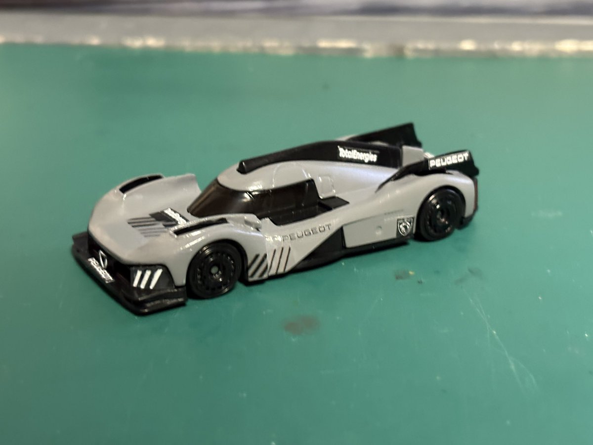 porschegmbh's tweet image. #ホットウィール  #Peugeot9X8  #HYPERCAR 
お疲れ様です〜🍵プジョー9x8を一旦仕上げしました👍車庫戻ろうとしたら、またボルボに来てしまった💦なんちゅー方向音痴すぎ🤣🤣