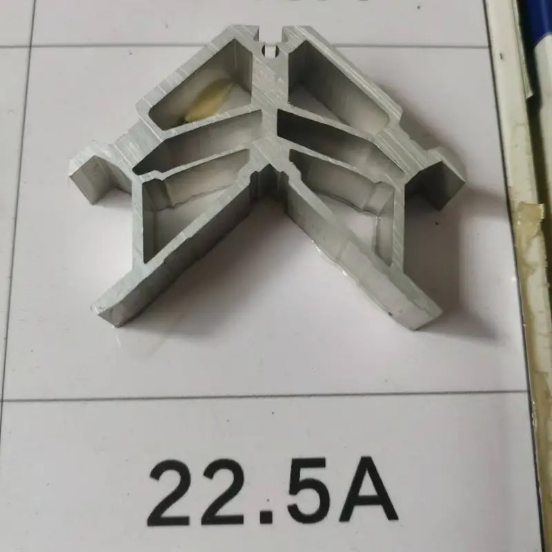 FoshanXuanqing's tweet image. 🔩 45° aluminum corner joints with sandblasted surface improve grip, alignment, and durability in door &amp;amp; window frames. Built with 6063-T5 aluminum.

📩 fsxuanqing@gmail.com
🌐 aluminium-hardware.com

#aluminumhardware #windowhardware #constructiontips