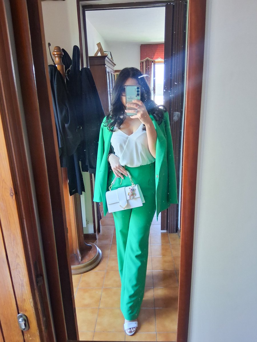 Come mi vestirei 7/7 se dipendesse solo da me:
(Sì, devo pulire lo specchio, lo so)