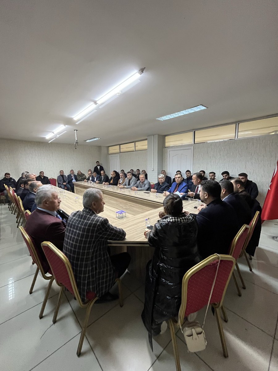 İl Başkanımız Sn.<a href="/MelikEmre1/">Melik Emre</a> ,Başkanımız Sn.<a href="/AvErdalSenturk/">Erdal Şentürk</a> , Kadın Kolları Başkanımız Sn.<a href="/Tugbaboydak_49/">Tuğba</a> Gençlik Kolları Başkanımız Sn.<a href="/seyitmsen/">Seyit Muhammed Şen</a> ve teşkilatımızın katılımlarıyla Merkez İlçe Danışma Meclisi  toplantımızı gerçekleştirdik.