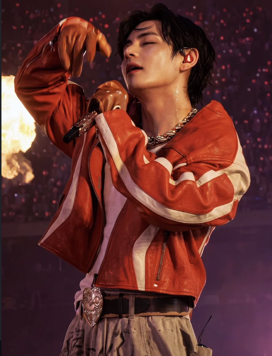 BTS V THAILAND tweet media