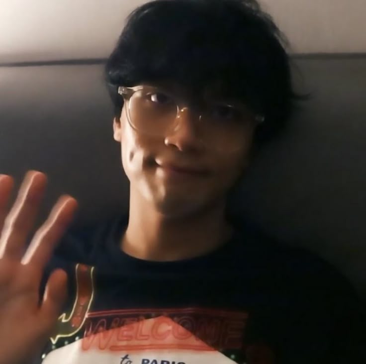 val☼ nohyuck au 📍 tweet media