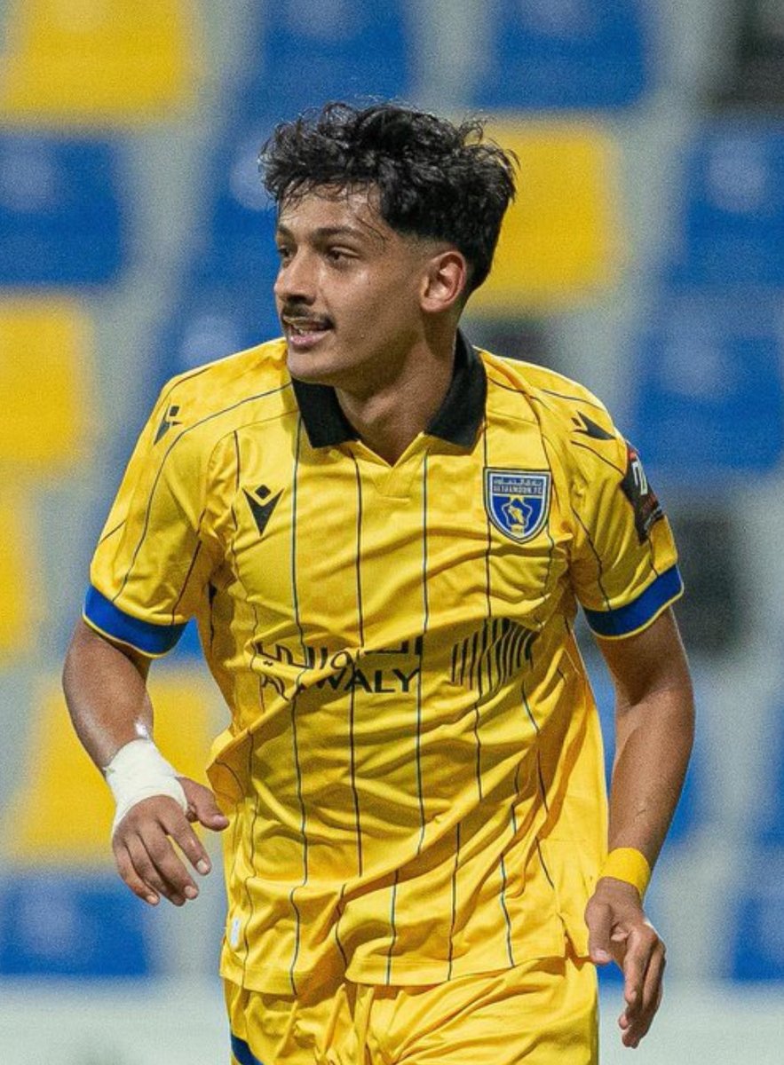 عزيزي ولي الأمر 
عزيزي اللاعب :

_ هل تعلم أن هداف دوري جوي للنخبة نجم نادي #التعاون باسم العريني.. قد أتم حفظ كتاب الله.. ماشاءالله لاقوة الاّ بالله.

فلا تعتقد أن ممارسة كرة القدم أو أي نشاط آخر.. قد يمنعك من حفظ كتاب الله.

فحفظ كتاب الله بإخلاص
هو تهذيب وحفظ لك.. بأمر الله.