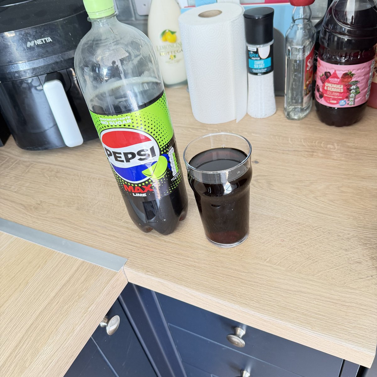 This is Carl🏳️‍🌈😺🏴󠁧󠁢󠁷󠁬󠁳󠁿🍕 tweet media