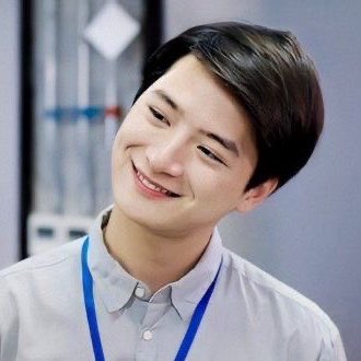 moomango_'s tweet photo. ✨ #KristPerawat 

     same person??                   SAME PERSON😭 https://t.co/SoKbAhrdHI