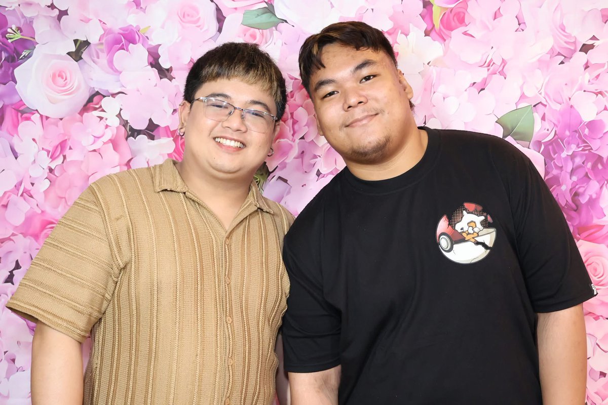 GaquitXin's tweet photo. Birthday photo booth with @wolframzx 🥰 https://t.co/TfVykwo1py