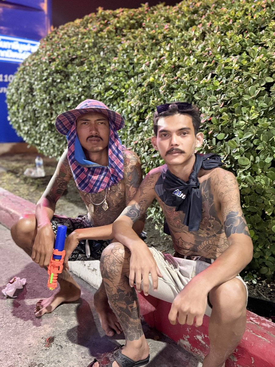 ตัวร้ายบางเสาธง tweet media