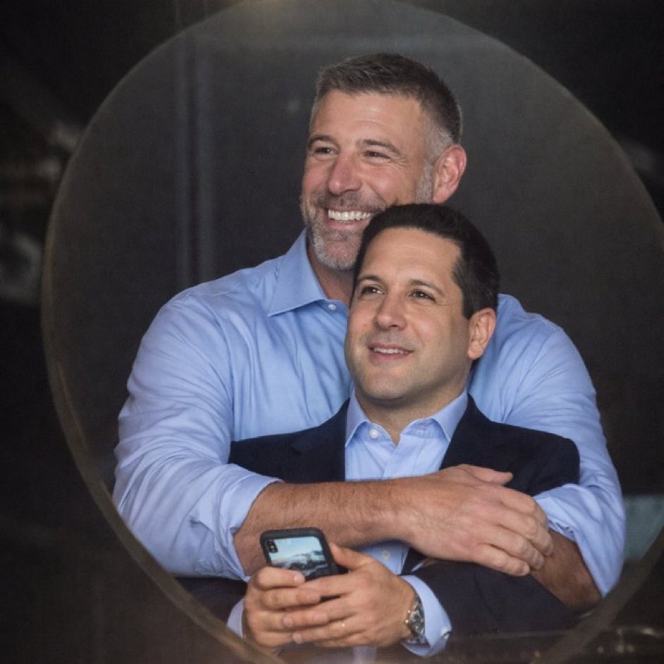 MayeIsKing tweet media