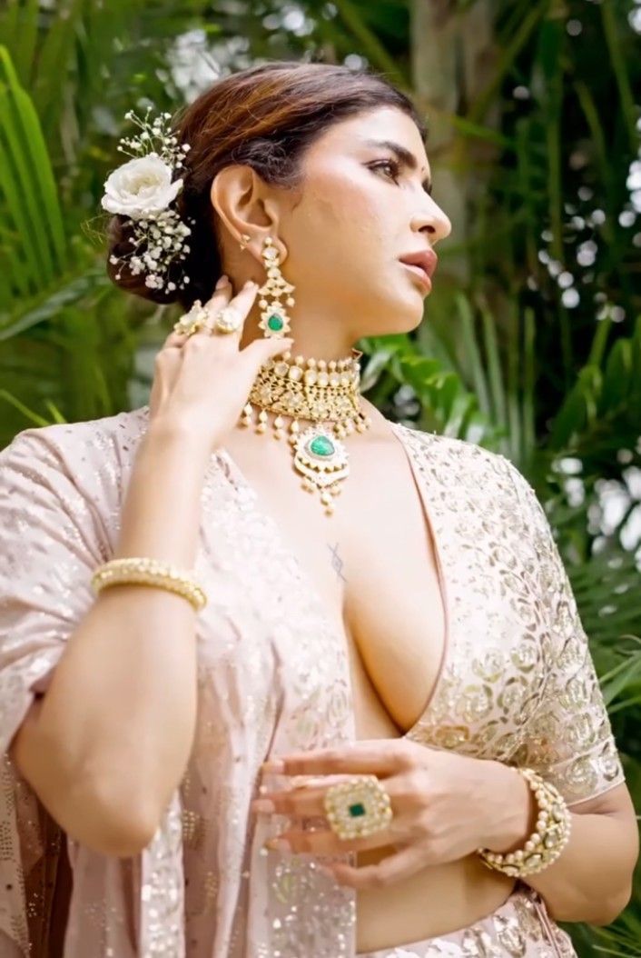 ACTRESSHOLIC tweet media