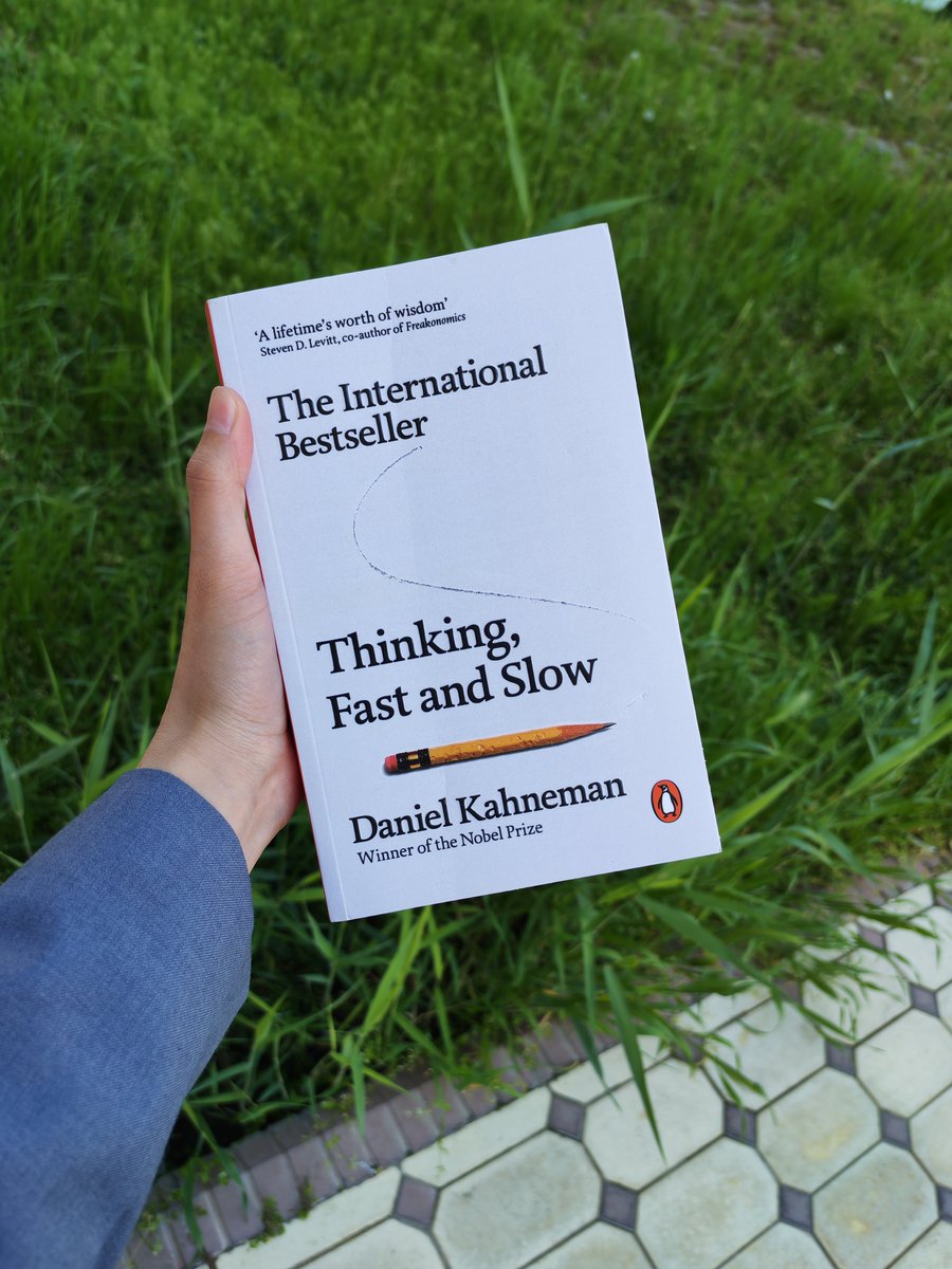Zafar Hoshimov bilan bo'lgan podkastdan keyin shu kitobni o'qiyapman. Qisqacha gapirib qiziqtirib qo'ygandilar. Maqtanib qo'yay, osongina qo'limga olmadimda)