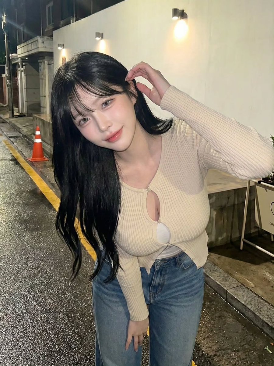 ᅠ

     📣 SHOUT OUT SESSION WITH ANA

ᅠ- Pastikan kalian sudah follow base
    - Rt &amp; like postingan ini
    - Pastikan chara tidak forbid
    - Rep dengan foto chara kalian beserta line + 
       Caption kamu cari apa.

00.30 close.