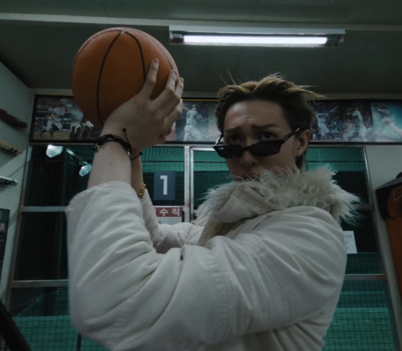 m (•̀ᵥᵥ•́) tweet media