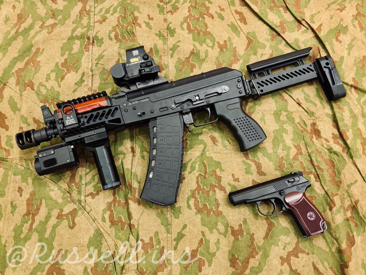 OMG! it's Captain OTs14"Groza"🥰

#GirlsFrontline2 #OTs14 #Groza