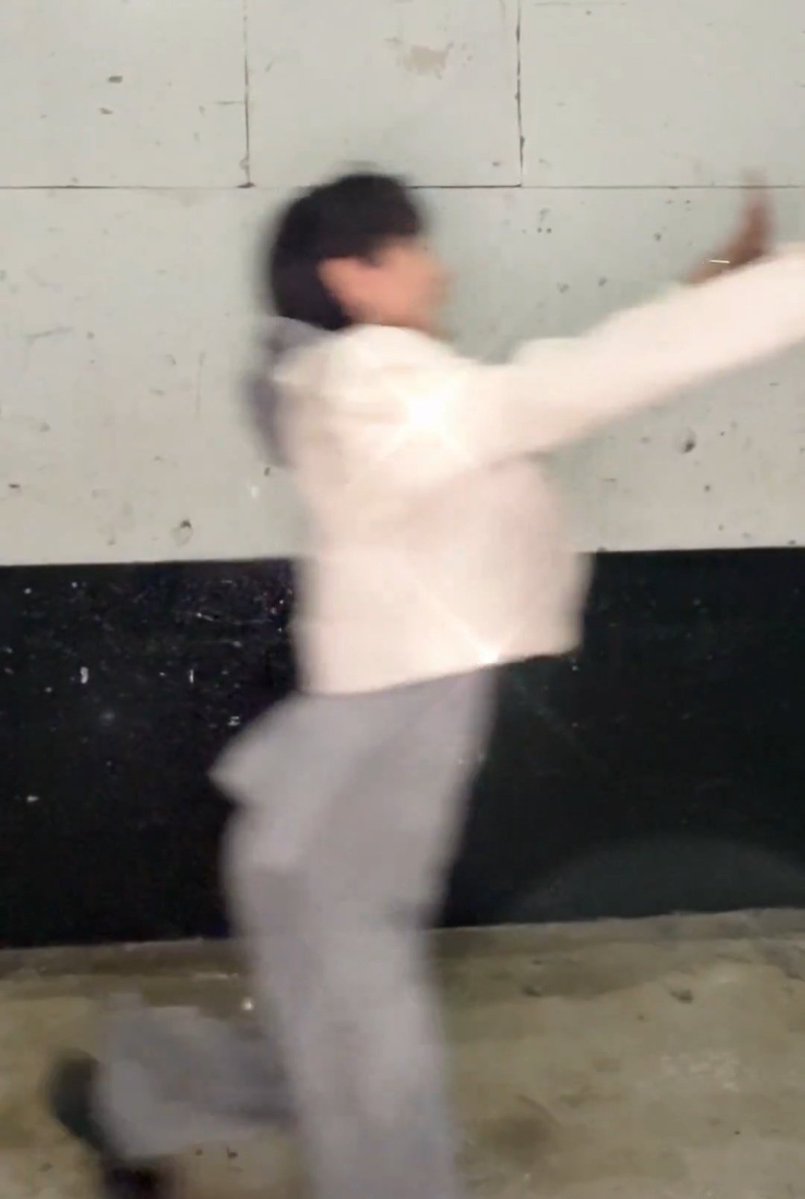 เฮียหมู tweet media