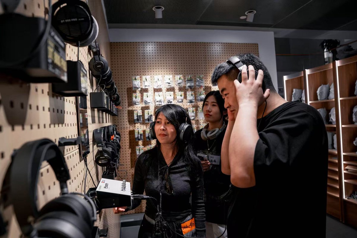 AudioDong's tweet image. Incredibly heartened to see so many passionate people visiting us! The energy for Pro Audio here at Dingdong Audio is undeniable. Believing that more will discover this exciting world.

#DingdongAudio #ProAudio #AudioCommunity