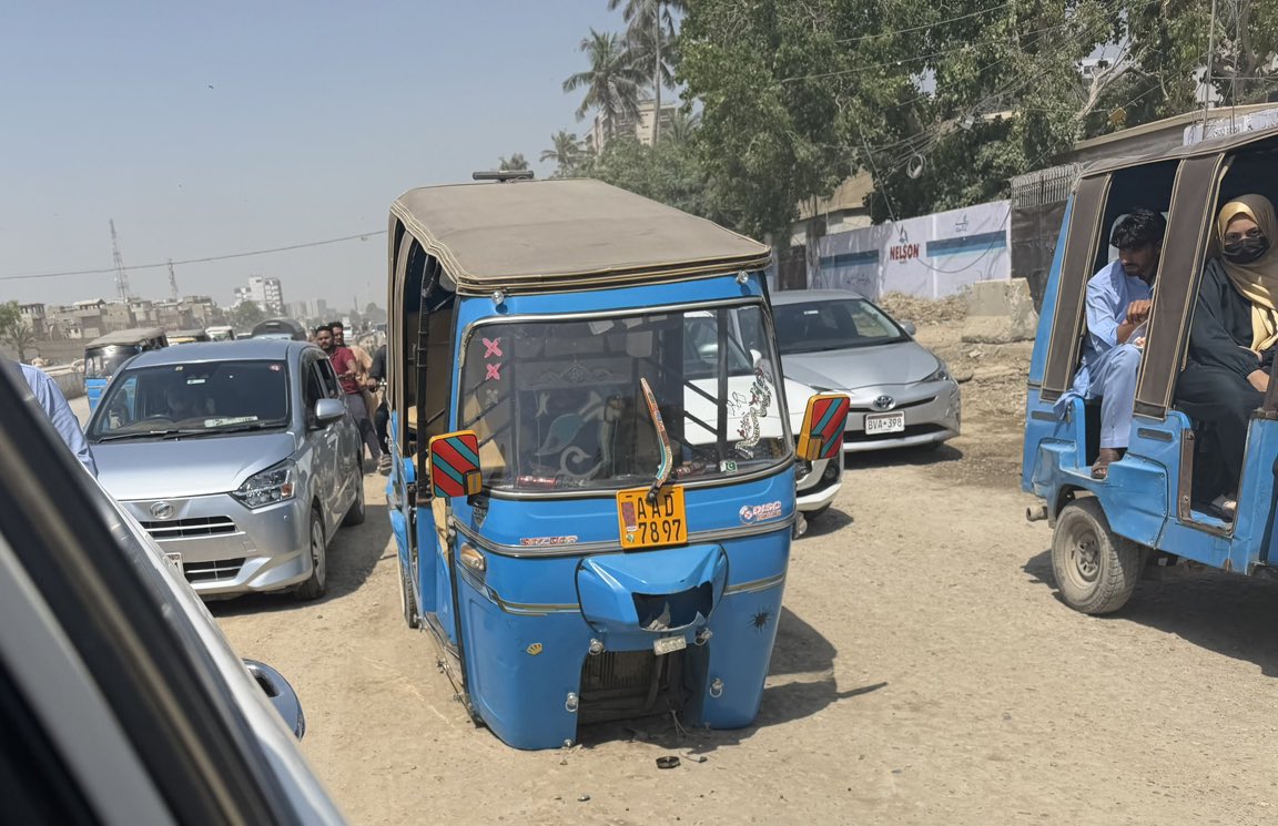 KhiRights's tweet image. This is University Road, Karachi — a supposed “main artery”, reduced to dust, chaos, and daily gridlock. 

This is the reality after years of rule by PPP.

No planning, no accountability, just broken roads and broken promises. 

Enough is enough.

#Karachi #KarachiNeedsOwnership