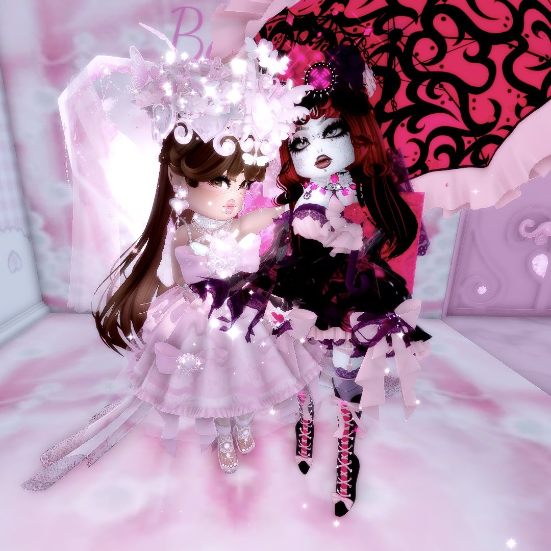 Happy 19th Birthday to meee!! 🩷🎀🫶🏻✨🌸
#royalehigh