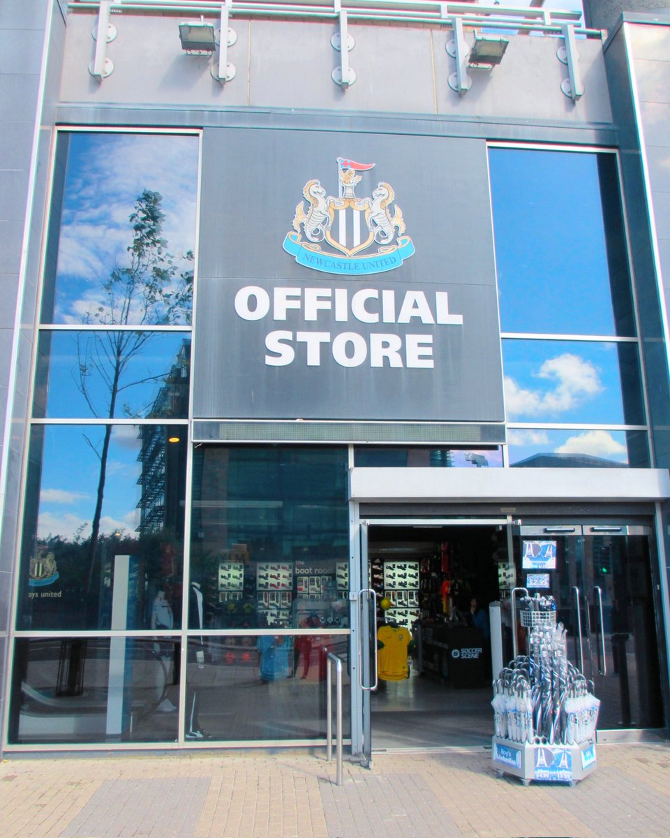 7y7y7y7y7y7y's tweet image. スタジアムにグッズショップも併設されててこんなの売ってた🫣Toon女性の皆さんは皆持ってるのかな？
#nufc