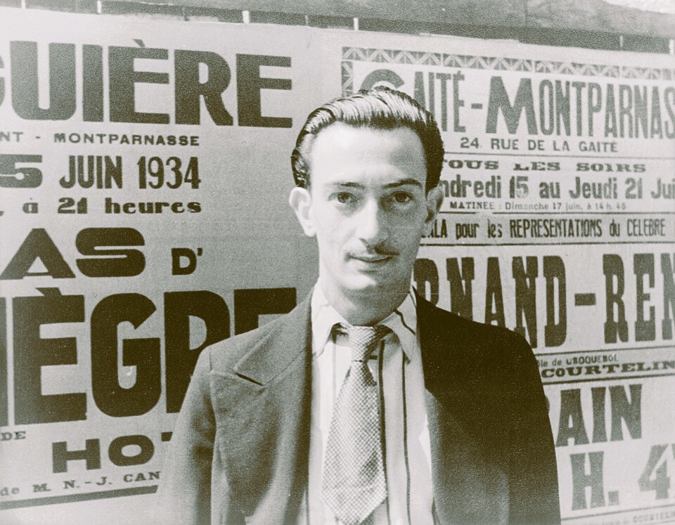 waggishauthor's tweet image. MISSTEPS PERFECTING the SHUTTERBUG STRUT

Chapter 26-Paris, 1928
· “Dali wants to paint me naked from behind?”
· The flashy rise of a new European “it” girl.
· Remembering the fallen of the Great War.
· A failed reunion with a dead brother in Zone Rouge.
· #books