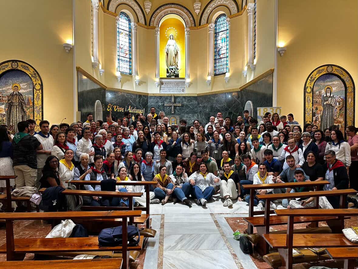 misionerospaul's tweet photo. @JMV_esp ha celebrado este fin de semana en Madrid su Asamblea General Ordinaria 2026, en la casa de las @HijasCaridadEC de Martínez Campos. 

Jóvenes y responsables han revisado el curso, proyectado el próximo, presentado el Plan Trienal 2026-2029 y renovado servicios nacionales, en comunión con #HijasdelaCaridad y los #MisionerosPaúles.

🔗 https://t.co/javs31Gu5X

#JMV #FamiliaVicenciana