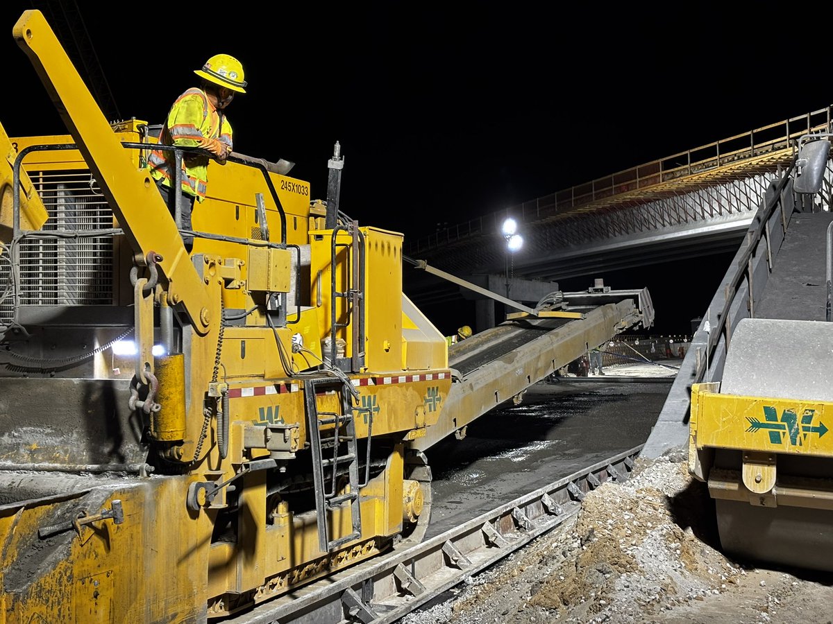 kodamayne23's tweet photo. Sunday night starts the week off right. Fresh pour, non-stop grinding, no sleep, all concrete and steel moving. Dropping concrete in the hopper while the crew smooths it out behind us.
Grind never stops.
#NightShift
#HighwayMaintenance
#TouchdownEveryTime
#FirstAndGoalHaulingInc