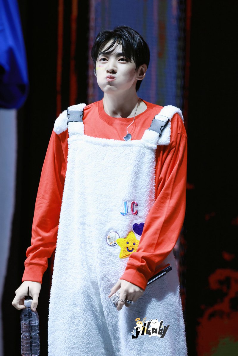 Yibaby이바오 tweet media