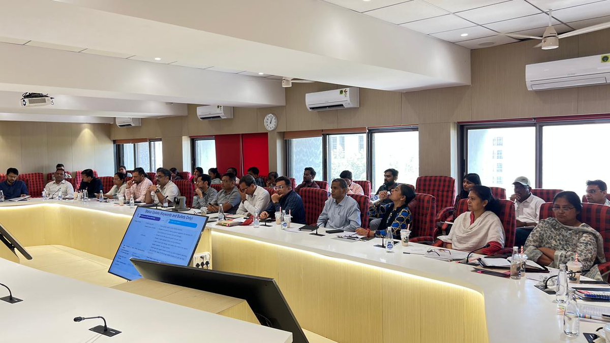 revenuegujarat's tweet image. Senior Officers Meeting of the Revenue Dept. to evaluate our e-Governance roadmap. While digital dashboards provide data, true transformation requires a rigorous Internal Review of officials for fast and superior citizen service #RevenueDepartment #PublicService