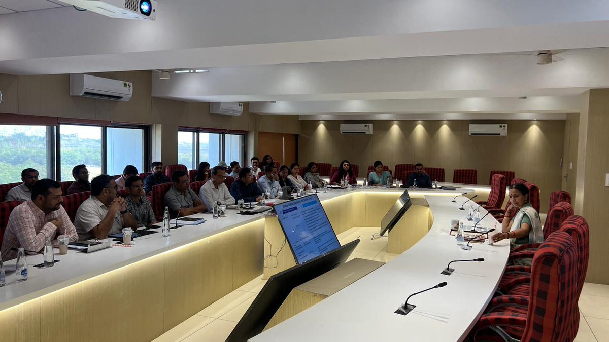 revenuegujarat's tweet image. Senior Officers Meeting of the Revenue Dept. to evaluate our e-Governance roadmap. While digital dashboards provide data, true transformation requires a rigorous Internal Review of officials for fast and superior citizen service #RevenueDepartment #PublicService