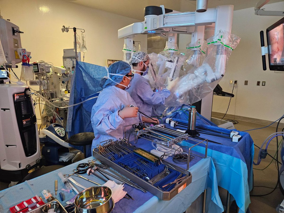 surgicalrobo's tweet image. .@HRHealth_ has announced that Hennick Humber Hospital has completed the first robotic adrenalectomy in Ontario.

Learn more about the surgical robotics industry here: surgicalroboticstechnology.com
 
#medicaldevices #medicaltechnology Source: 
Humber River Health