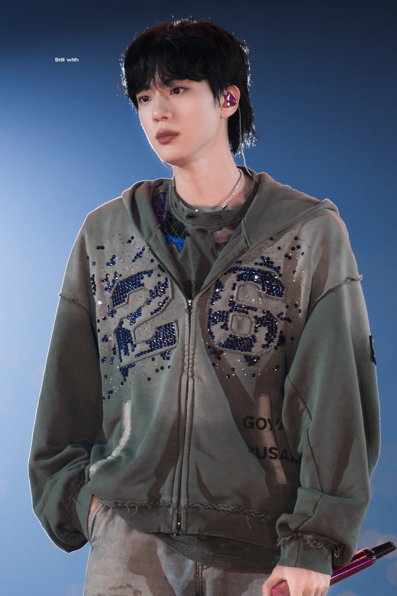 なんて綺麗な眼差しなの…✨

 #BTSJIN